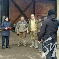 Зловили крадіїв з близько 20 кришками люків Зловили крадіїв з близько 20 кришками люків