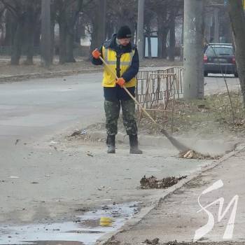 Чернігів посилено чепуриться Чернігів посилено чепуриться