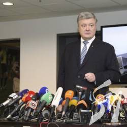 Порошенко поклав на Медведєва питання комплекту кадрів на дільницях Чернігівщини Порошенко поклав на Медведєва питання комплекту кадрів на дільницях Чернігівщини