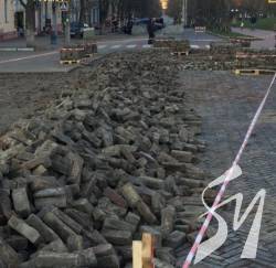 На головній площі Чернігова буде лише клінкер На головній площі Чернігова буде лише клінкер