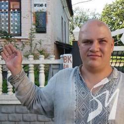 В Чернігові встановлено меморіальну дошку Валійському та Ганжі В Чернігові встановлено меморіальну дошку Валійському та Ганжі