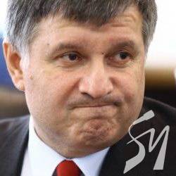 У Раді збирають підписи за відставку Авакова У Раді збирають підписи за відставку Авакова
