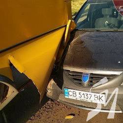 Троща на Козацькій двох авто з автобусом 20 маршруту Троща на Козацькій двох авто з автобусом 20 маршруту