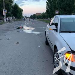 Поліцейський збив дитину на переході в Конотопі. Ледве врятували Поліцейський збив дитину на переході в Конотопі. Ледве врятували