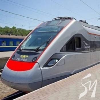 З України пішли поїзди до курортів Болгарії З України пішли поїзди до курортів Болгарії
