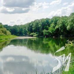 Пливе Десною російське лайно Пливе Десною російське лайно
