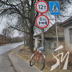 Дороги не витримують фур, тож дорожники думають, як обмежити їх рух Дороги не витримують фур, тож дорожники думають, як обмежити їх рух
