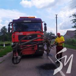 На автошляху Р-67 Чернігів-Ніжин-Прилуки-Пирятин працюють струменеві машини На автошляху Р-67 Чернігів-Ніжин-Прилуки-Пирятин працюють струменеві машини