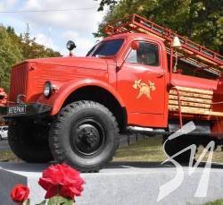 Найстаріша автоцистерна тепер пам’ятний знак Найстаріша автоцистерна тепер пам’ятний знак