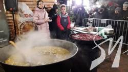 У Чернігові зварили 200 літрів борщу й започаткували власну Книгу рекордів У Чернігові зварили 200 літрів борщу й започаткували власну Книгу рекордів