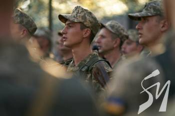 На строкову службу 18-річних юнаків призиватимуть лише за власним бажанням На строкову службу 18-річних юнаків призиватимуть лише за власним бажанням