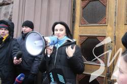 Погрози Зеленському: суд зобов'язав волонтерку Звіробій носити електронний браслет Погрози Зеленському: суд зобов'язав волонтерку Звіробій носити електронний браслет