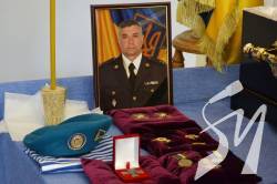 У Чернігові попрощалися із загиблим «кіборгом» Євгенієм Ареф’євим У Чернігові попрощалися із загиблим «кіборгом» Євгенієм Ареф’євим