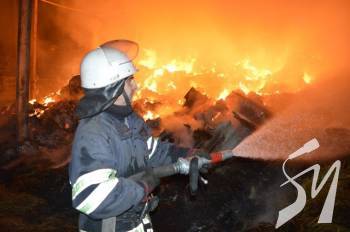 У Чернігові горіла квартира в трьохквартирному житловому будинку У Чернігові горіла квартира в трьохквартирному житловому будинку