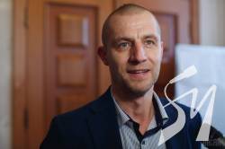 Екс-нардеп влаштувався таксистом у Києві Екс-нардеп влаштувався таксистом у Києві