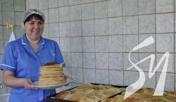 Пацієнтів лікарні Чернігова пригощають млинцями Пацієнтів лікарні Чернігова пригощають млинцями