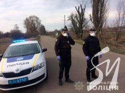 Поліція забезпечує контроль за дотриманням карантинних заходів в Комарівці на Борзнянщині Поліція забезпечує контроль за дотриманням карантинних заходів в Комарівці на Борзнянщині