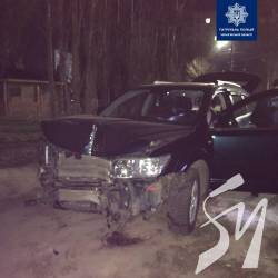 У Чернігові п’яний водій врізався в електроопору У Чернігові п’яний водій врізався в електроопору