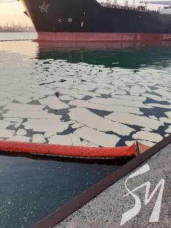 На Одещині іноземне судно скинуло в море понад 8 тонн пальмової олії. ФОТО На Одещині іноземне судно скинуло в море понад 8 тонн пальмової олії. ФОТО