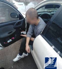 У Чернігові таксист під кайфом керував автомобілем. ФОТО У Чернігові таксист під кайфом керував автомобілем. ФОТО