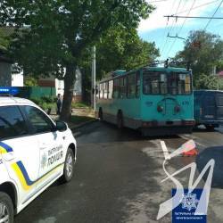 У Чернігові п’яний 63-річний водій врізався у тролейбус. ФОТО У Чернігові п’яний 63-річний водій врізався у тролейбус. ФОТО