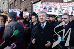 Суд переніс обрання запобіжного заходу Порошенку Суд переніс обрання запобіжного заходу Порошенку