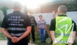 Застрелила і забетонувала: на Чернігівщині затримали підозрювану у вбивстві чоловіка Застрелила і забетонувала: на Чернігівщині затримали підозрювану у вбивстві чоловіка