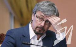 Міністру культури Ткаченку «зарядили» яйцем у вухо: він повјязав інцидент із забудовниками Міністру культури Ткаченку «зарядили» яйцем у вухо: він повјязав інцидент із забудовниками