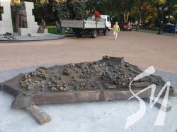 У Чернігові на Валу встановили ще дві скульптури та макет Дитинця У Чернігові на Валу встановили ще дві скульптури та макет Дитинця