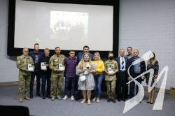 У Чернігові відбулась презентація книги Євгена Зінича «Волонтерські щоденники» У Чернігові відбулась презентація книги Євгена Зінича «Волонтерські щоденники»