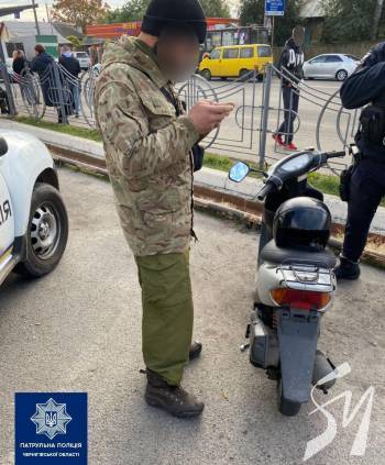 Чернігівець в стані наркотичного сп’яніння їздив містом на мопеді Чернігівець в стані наркотичного сп’яніння їздив містом на мопеді