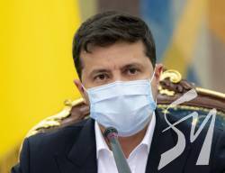 Зеленський пропонує припинити повноваження всіх суддів КС Зеленський пропонує припинити повноваження всіх суддів КС