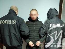 Чернігівські поліцейські затримали чоловіка, що ошукав пенсіонера Чернігівські поліцейські затримали чоловіка, що ошукав пенсіонера