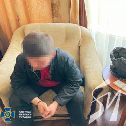 Зрадник намагався продати секретні оборонні розробки за $2 млн Зрадник намагався продати секретні оборонні розробки за $2 млн