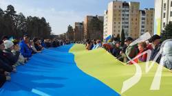 Російські окупанти вторглися у Славутич, викрали мера і стріляли на мітингу – КОВА Російські окупанти вторглися у Славутич, викрали мера і стріляли на мітингу – КОВА