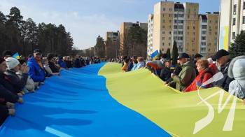 Російські окупанти вторглися у Славутич, викрали мера і стріляли на мітингу – КОВА Російські окупанти вторглися у Славутич, викрали мера і стріляли на мітингу – КОВА