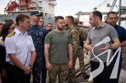 Зеленський приїхав в Одесу: Ми готові вивозити зерно Зеленський приїхав в Одесу: Ми готові вивозити зерно