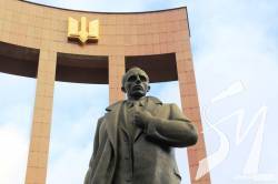 Колаборанти зливали ворогу координати для ракетного удару по пам’ятнику Бандері у Львові Колаборанти зливали ворогу координати для ракетного удару по пам’ятнику Бандері у Львові