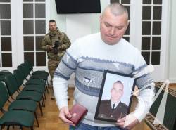 Родинам 19 загиблих бійців з Чернігівщини передали нагороди