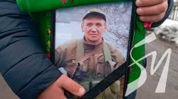 Потрапив під ворожий обстріл: на Чернігівщині поховали бійця, який загинув на Донеччині