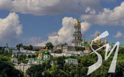 Обшуки СБУ та санкції РНБО: чи загрожує заборона російській церкві в Україні та чого чекати вірянам?
