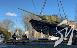У Дніпрі демонтували ще два радянських пам'ятники У Дніпрі демонтували ще два радянських пам'ятники