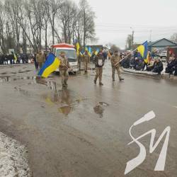 На Чернігівщині попрощалися з бійцем, який загинув на Донеччині На Чернігівщині попрощалися з бійцем, який загинув на Донеччині