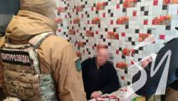 СБУ затримала російського шпигуна, який розвідував позиції ЗСУ на Сумщині СБУ затримала російського шпигуна, який розвідував позиції ЗСУ на Сумщині