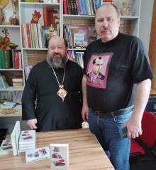 Єпископ ПЦУ Антоній відвідав презентацію книжки націоналіста Романа Бжеського