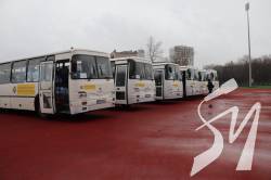 Громадам Чернігівщини передали 6 шкільних автобусів