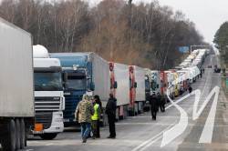 Латвія пропонує посередництво у переговорах про розблокування кордону України з Польщею Латвія пропонує посередництво у переговорах про розблокування кордону України з Польщею