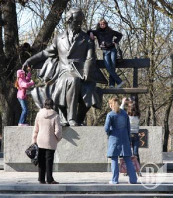 ����-����  �� ����� �������