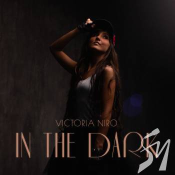 VICTORIA NIRO �������� ��������� ���� �In the Dark� �� �������� �� ������������� ����